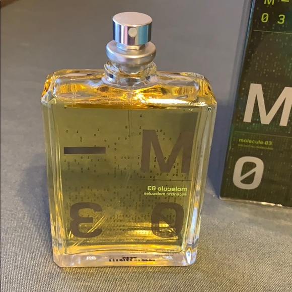 Escentric Molecule 03 in box 3.5 fl.oz - Picture 3 of 6